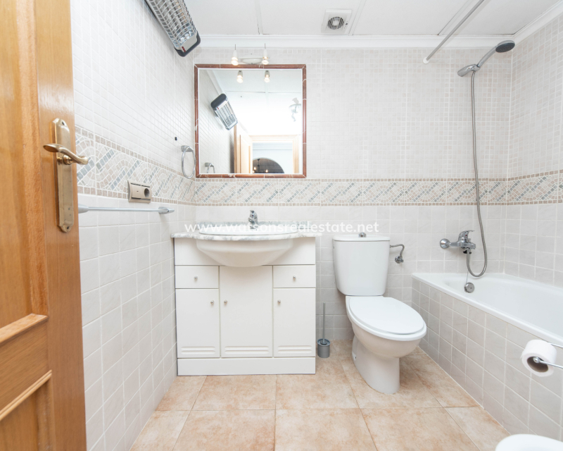 Revente - Maison Individuelle - Urb. La Marina