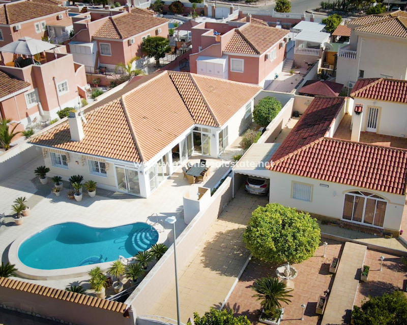 Revente - Maison Individuelle - Urb. La Marina