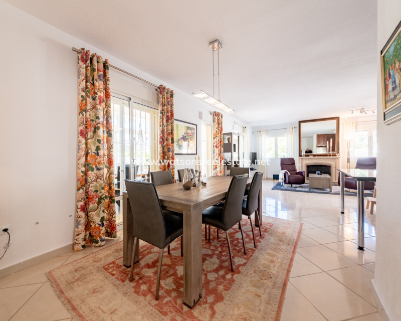 Revente - Maison Individuelle - Urb. La Marina