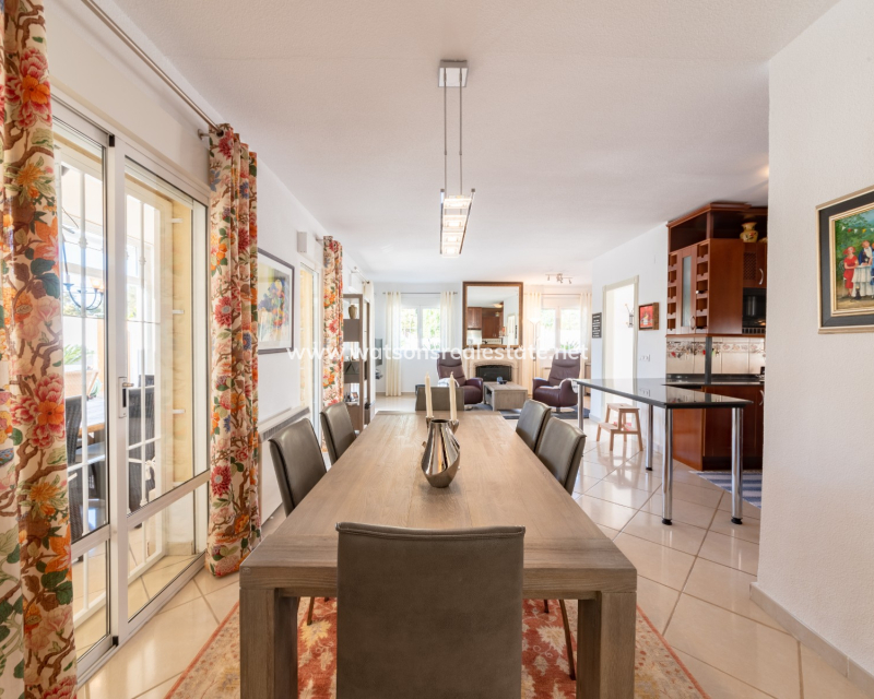 Revente - Maison Individuelle - Urb. La Marina