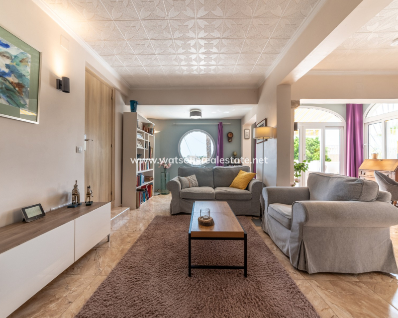 Revente - Maison Individuelle - Urb. La Marina