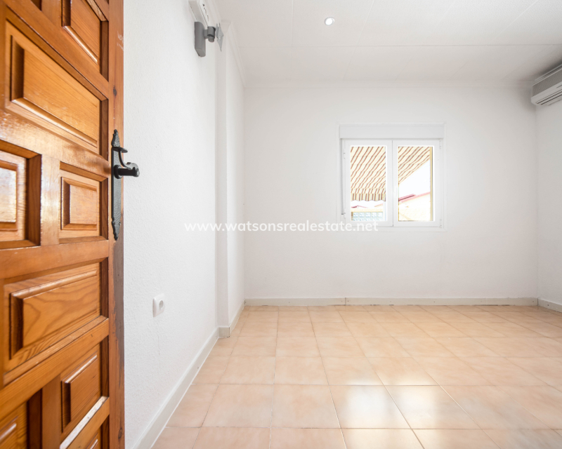Revente - Maison Individuelle - Urb. La Marina