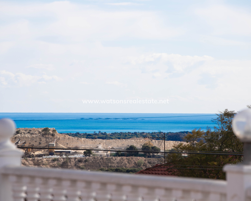 Revente - Maison Individuelle - Urb. La Marina