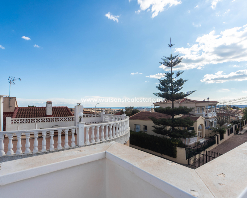 Revente - Maison Individuelle - Urb. La Marina