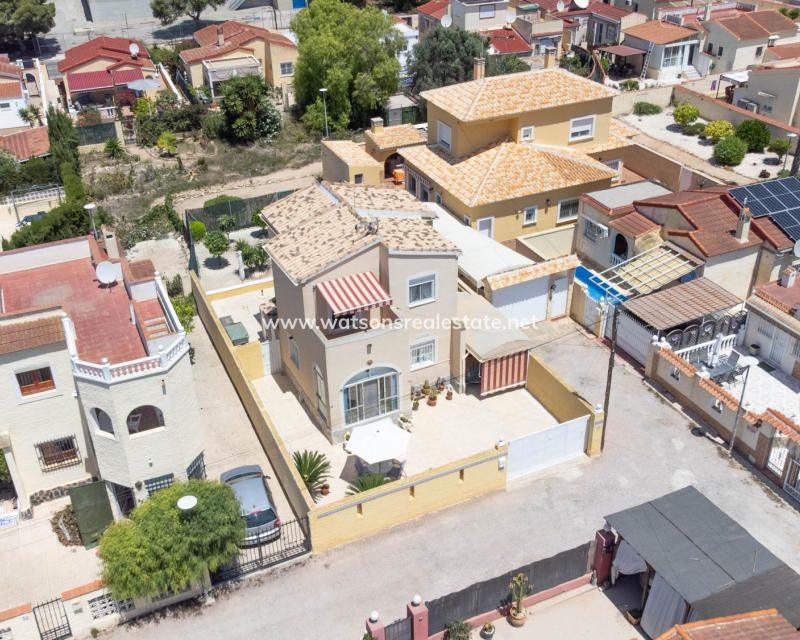 Revente - Maison Individuelle - Urb. La Marina