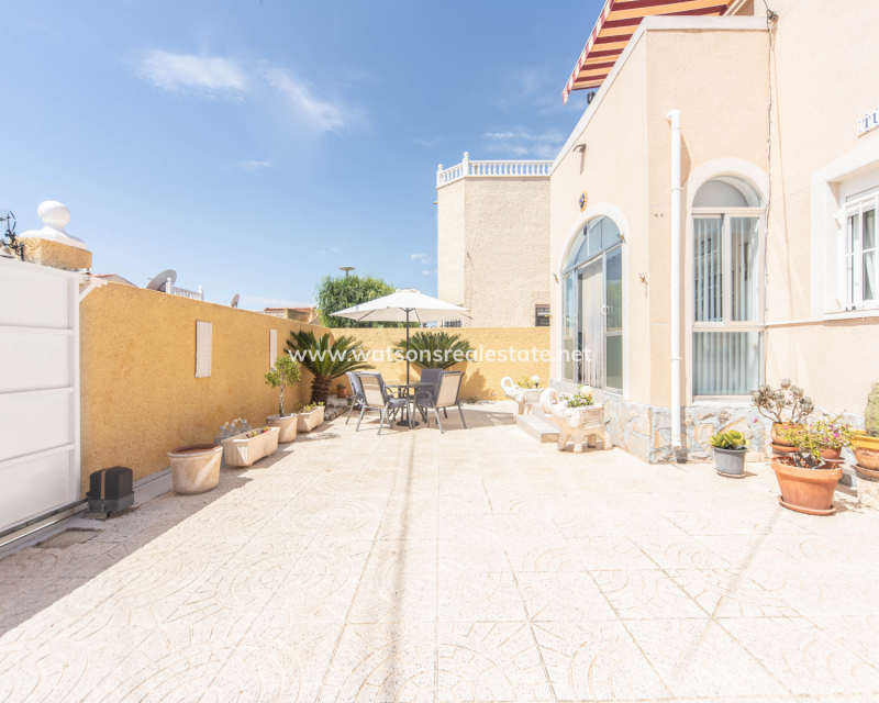 Revente - Maison Individuelle - Urb. La Marina