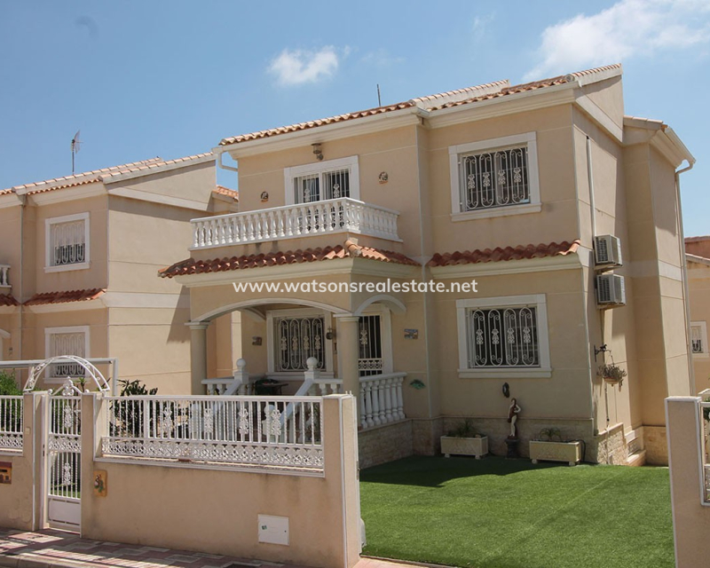 Revente - Maison Individuelle - Urb. La Marina