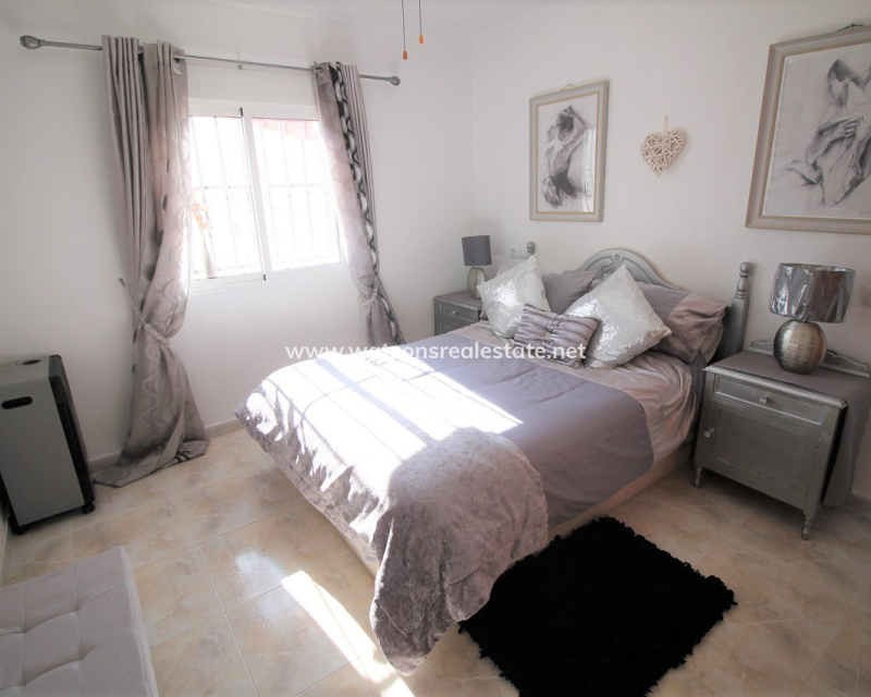 Revente - Maison Individuelle - Urb. La Marina
