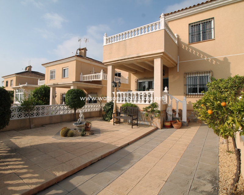 Revente - Maison Individuelle - Urb. La Marina