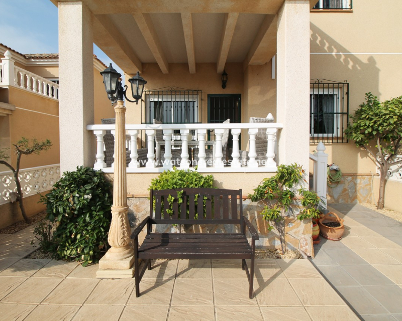 Revente - Maison Individuelle - Urb. La Marina