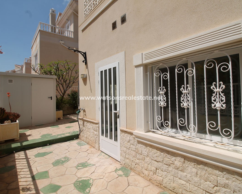 Revente - Maison Individuelle - Urb. La Marina