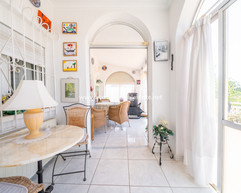 Revente - Maison Individuelle - Urb. La Marina
