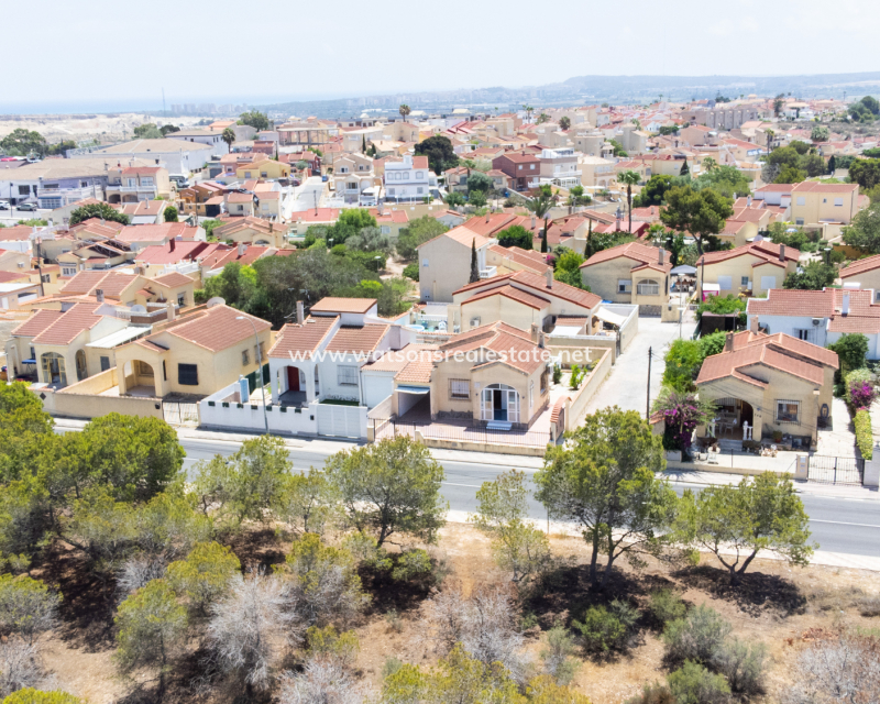 Revente - Maison Individuelle - Urb. La Marina