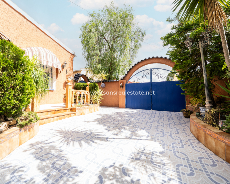 Revente - Maison Individuelle - Urb. La Marina