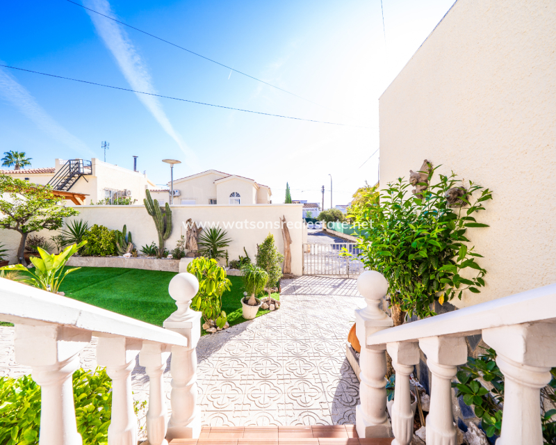 Revente - Maison Individuelle - Urb. La Marina