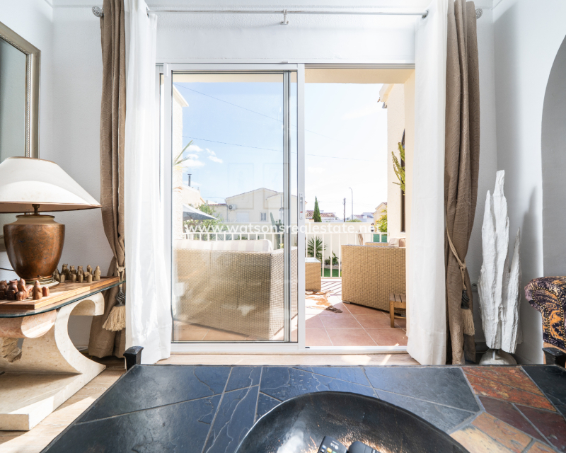 Revente - Maison Individuelle - Urb. La Marina