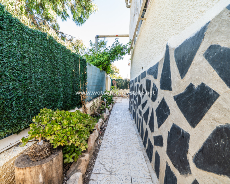 Revente - Maison Individuelle - Urb. La Marina