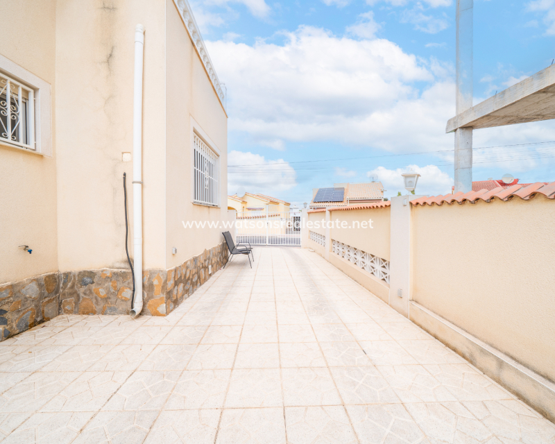 Revente - Maison Individuelle - Urb. La Marina