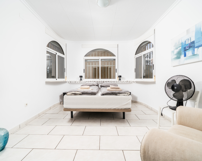 Revente - Maison Individuelle - Urb. La Marina