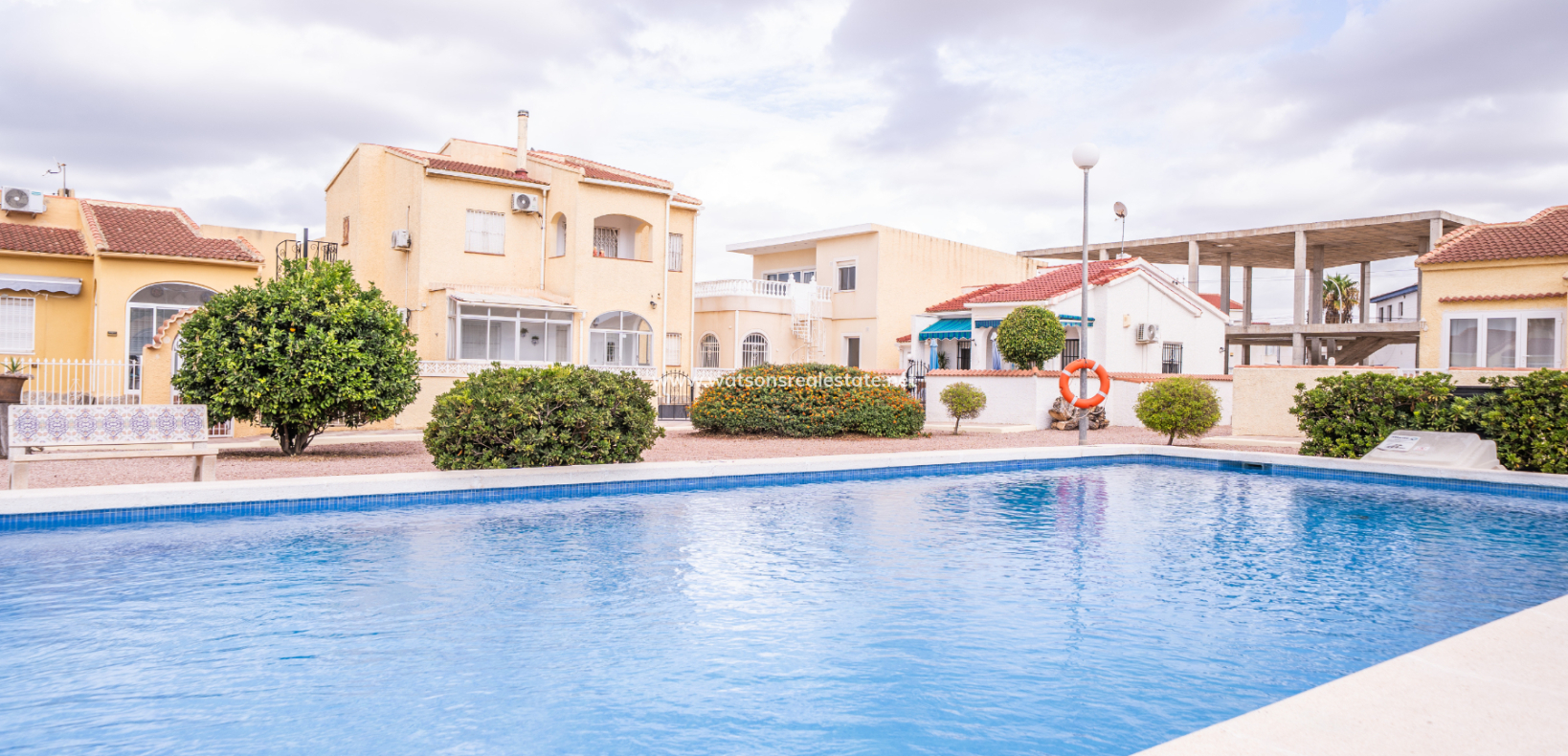 Revente - Maison Individuelle - Urb. La Marina