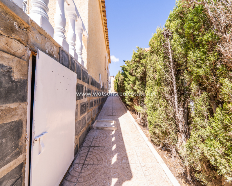 Revente - Maison Individuelle - Urb. La Marina