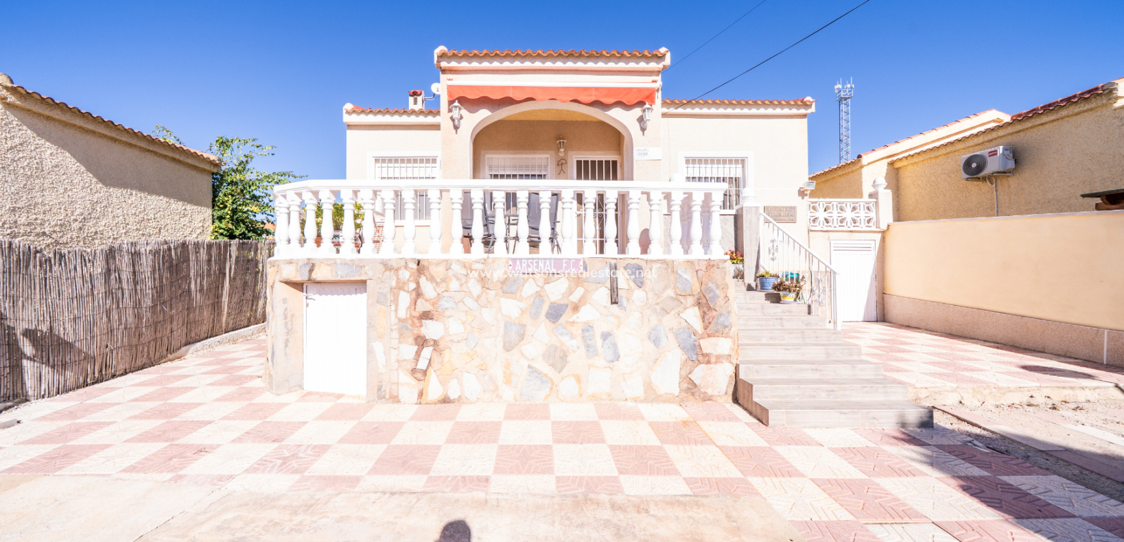 Revente - Maison Individuelle - Urb. La Marina