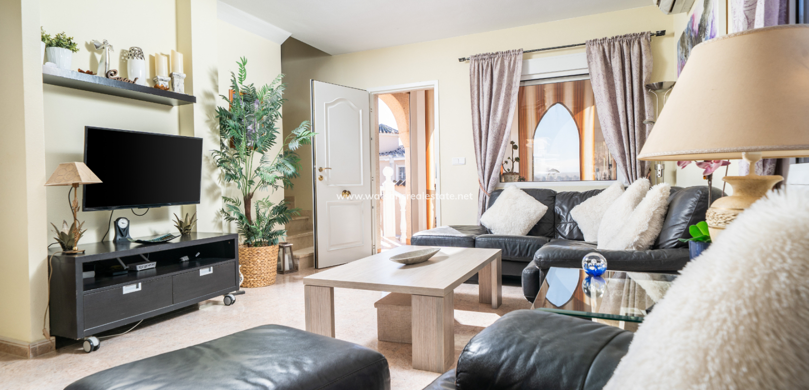 Revente - Maison Individuelle - Urb. La Marina