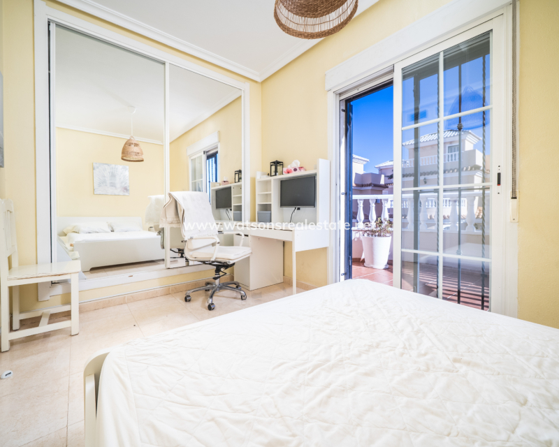 Revente - Maison Individuelle - Urb. La Marina