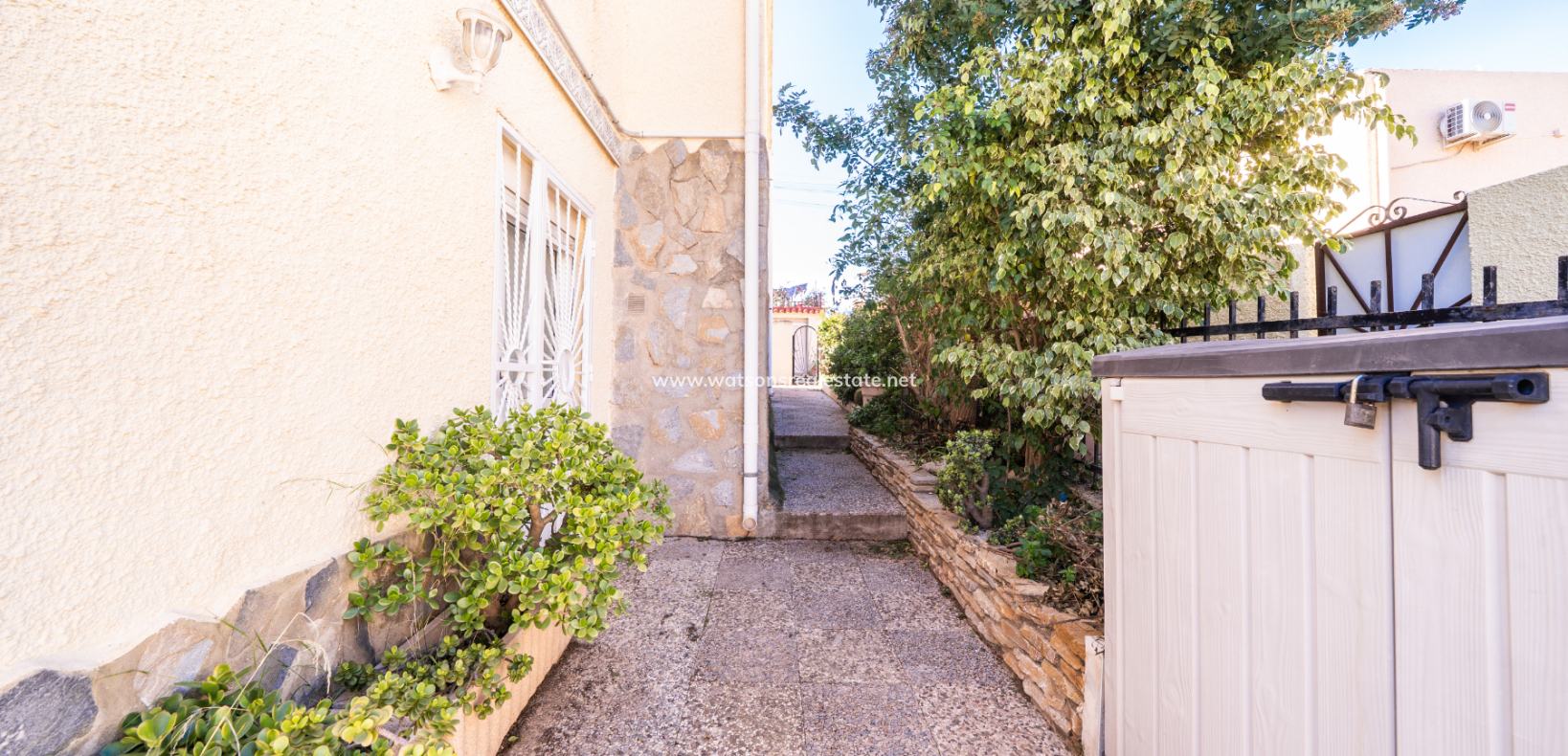 Revente - Maison Individuelle - Urb. La Marina