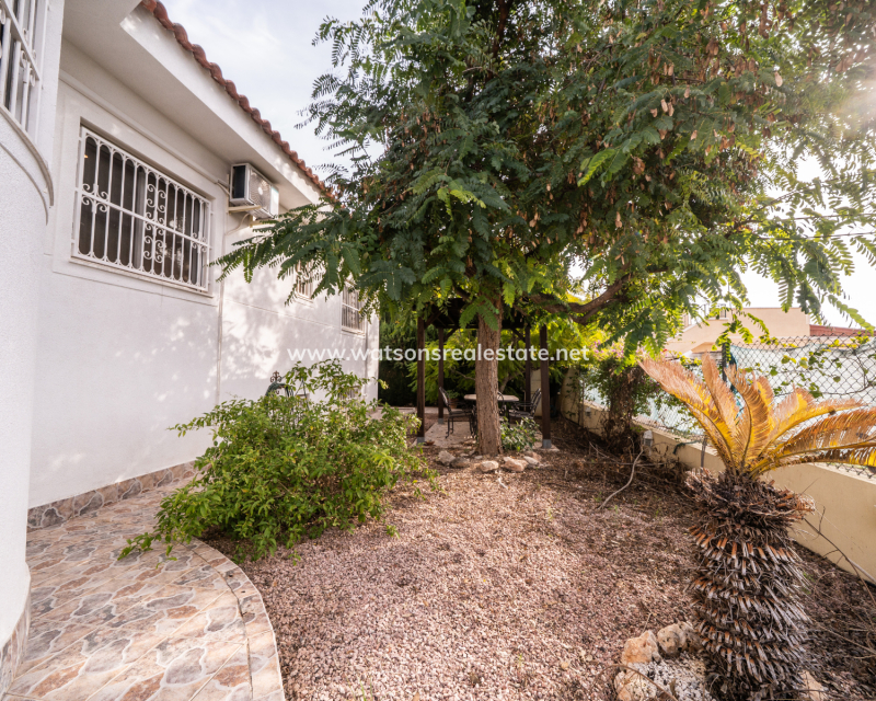 Revente - Maison Individuelle - Urb. La Marina