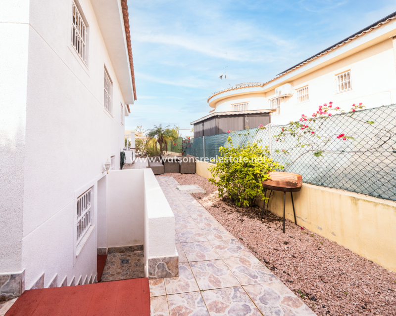 Revente - Maison Individuelle - Urb. La Marina