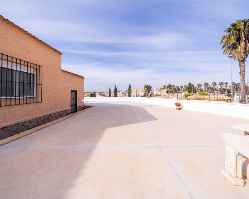 Revente - Maison Individuelle - Urb. La Marina