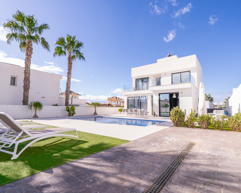 Revente - Maison Individuelle - Urb. La Marina