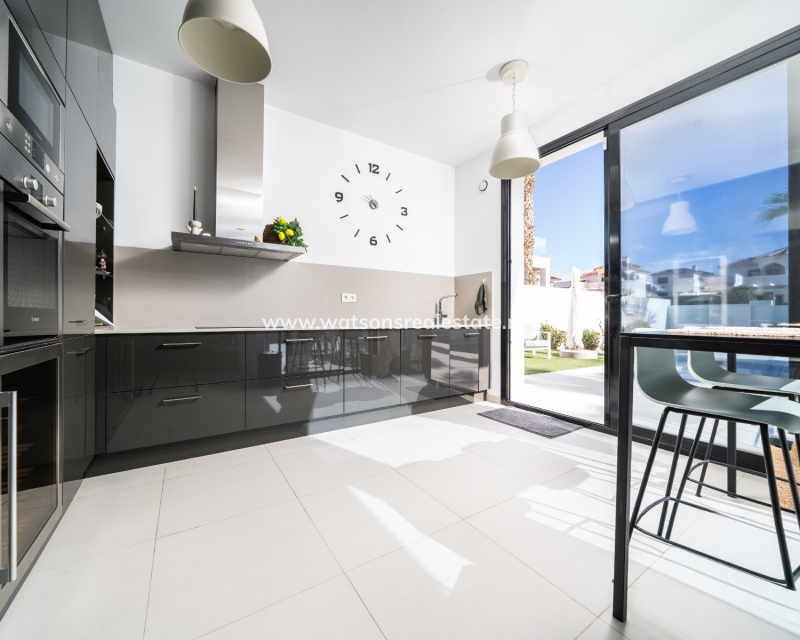 Revente - Maison Individuelle - Urb. La Marina