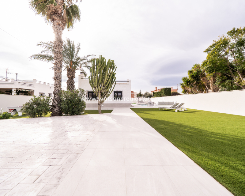 Revente - Maison Individuelle - Urb. La Marina