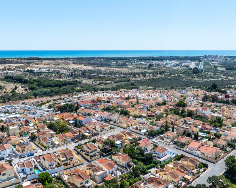 Revente - Maison Individuelle - Urb. La Marina