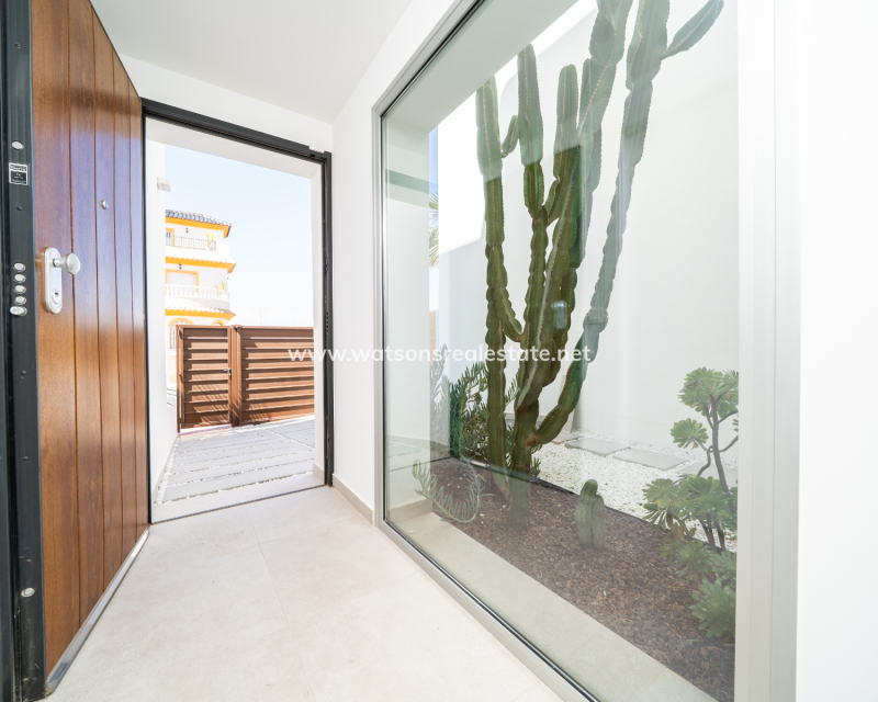 Revente - Maison Individuelle - Urb. La Marina