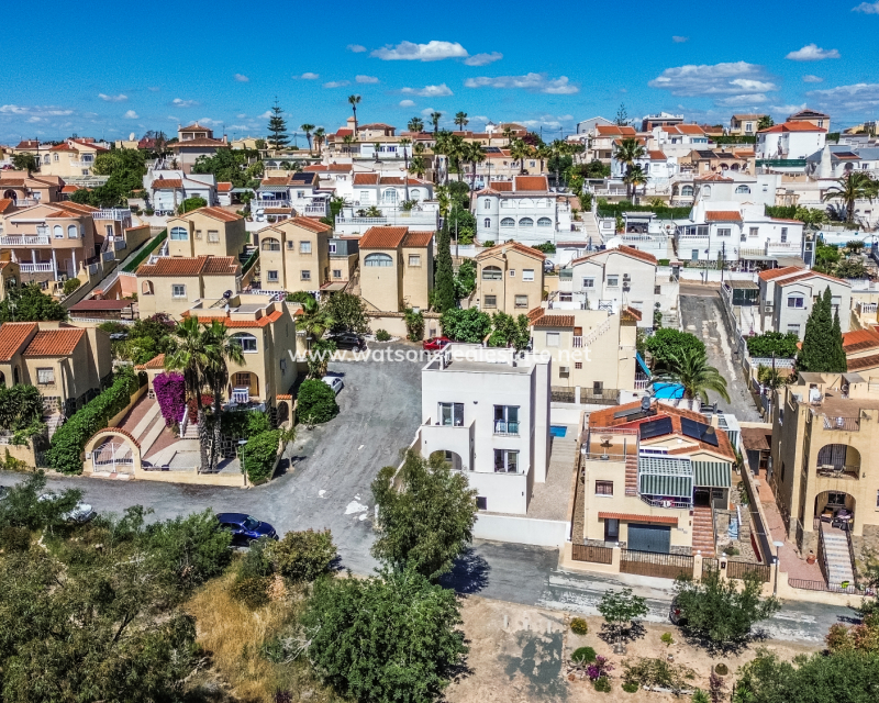 Revente - Maison Individuelle - Urb. La Marina