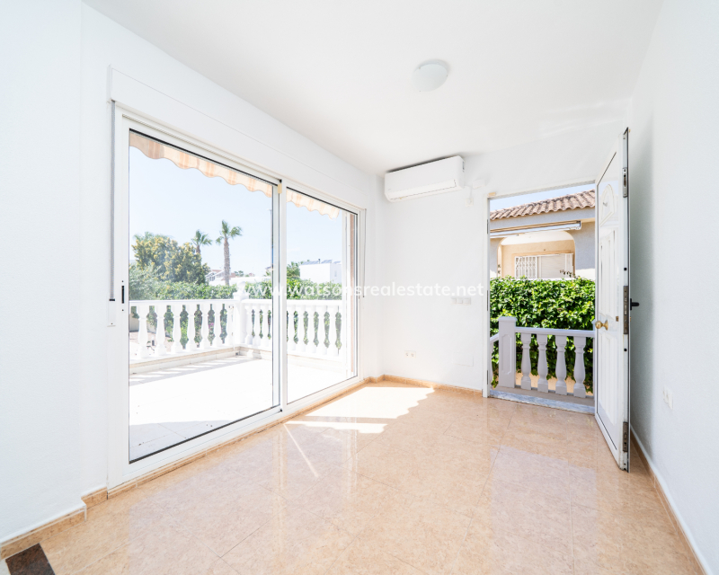 Revente - Maison Individuelle - Urb. La Marina