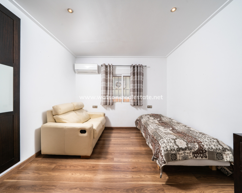 Revente - Maison Individuelle - Urb. La Marina