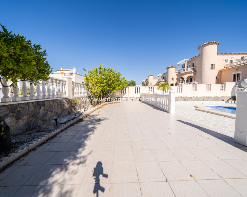 Revente - Maison Individuelle - Urb. La Marina