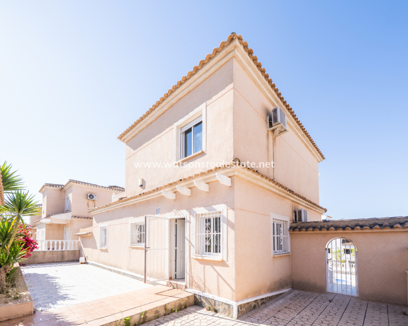 Revente - Maison Individuelle - Urb. La Marina