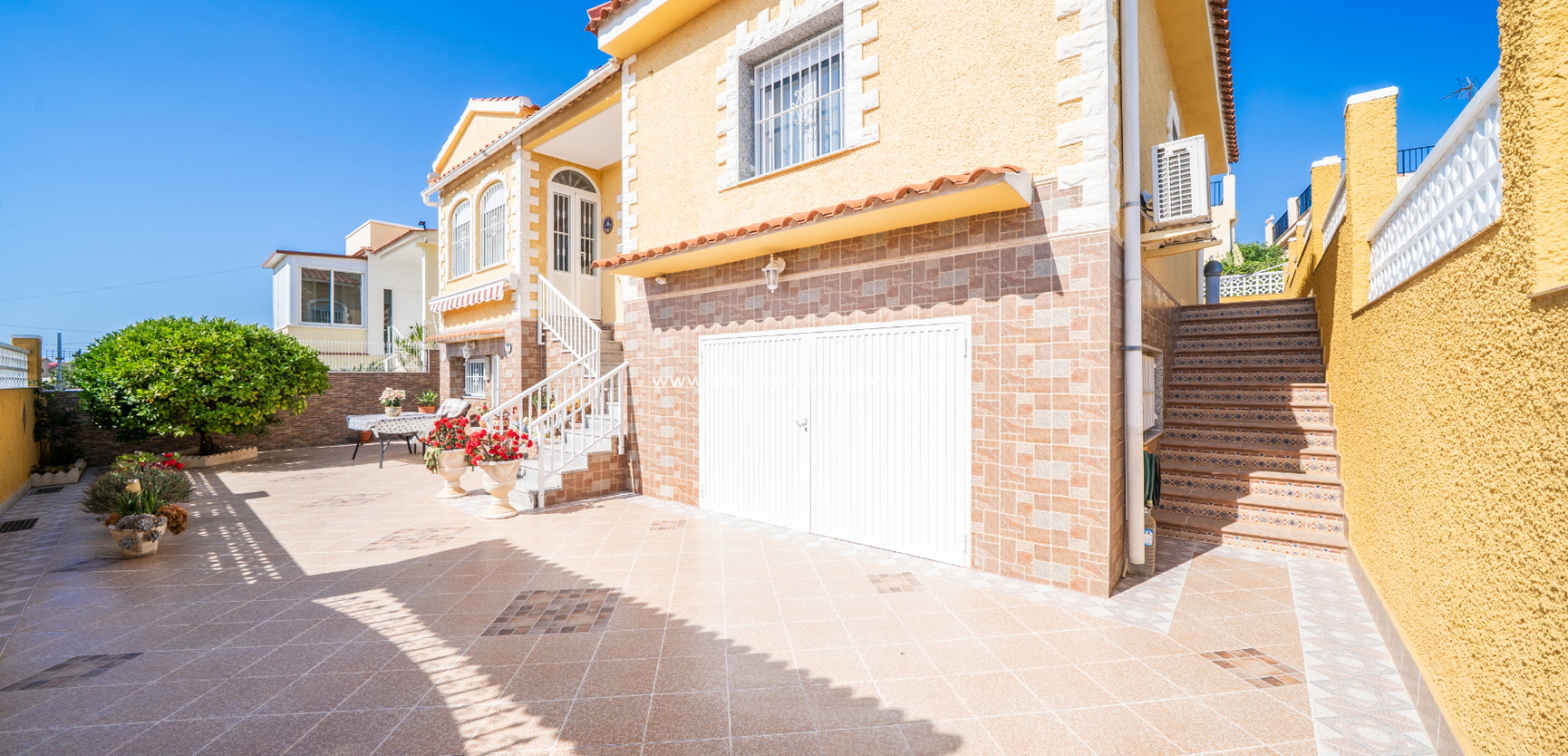 Revente - Maison Individuelle - Urb. La Marina