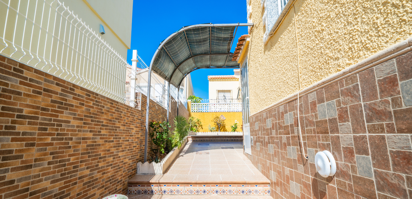 Revente - Maison Individuelle - Urb. La Marina