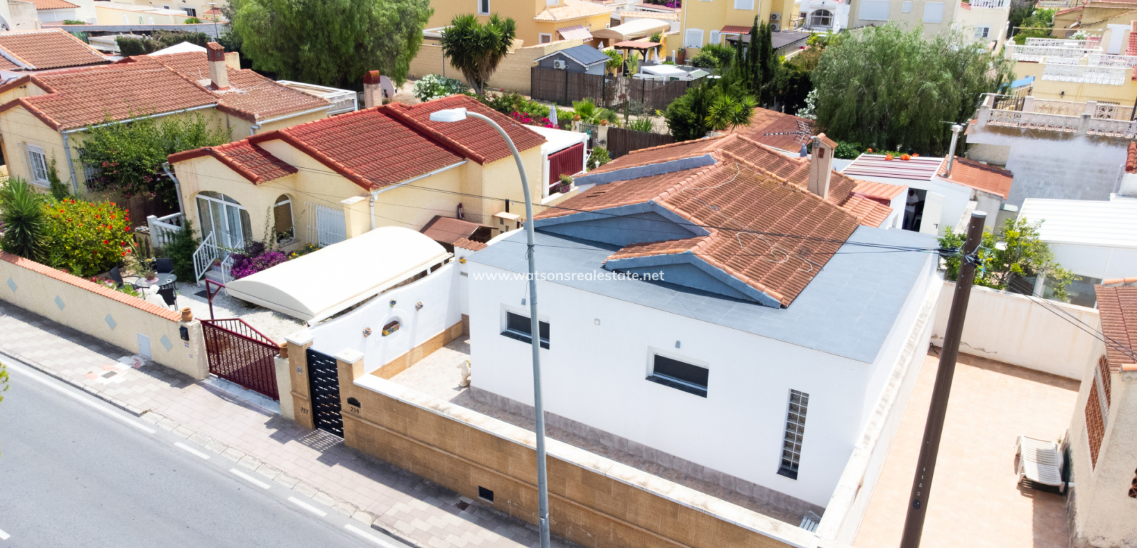 Revente - Maison Individuelle - Urb. La Marina