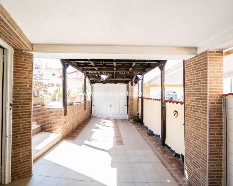 Revente - Maison Individuelle - Urb. La Marina