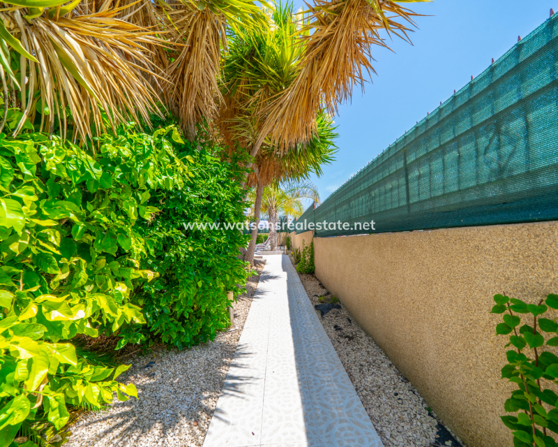 Revente - Maison Individuelle - Urb. La Marina