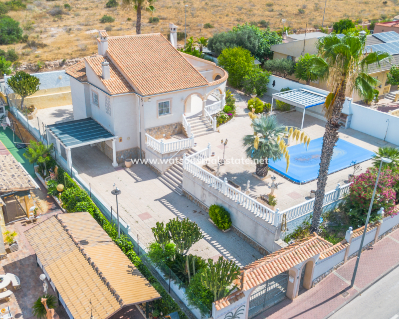 Revente - Maison Individuelle - Urb. La Marina