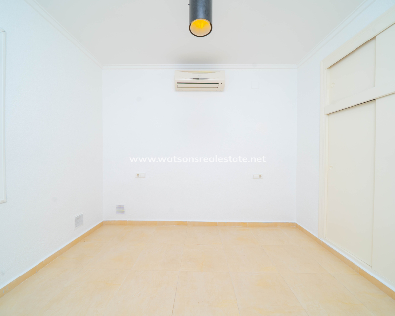 Revente - Maison Individuelle - Urb. La Marina