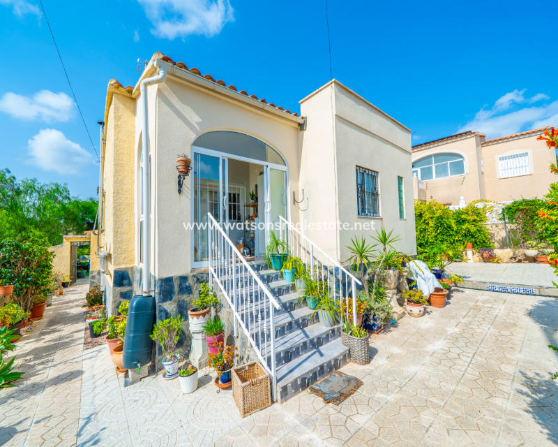 Revente - Maison Individuelle - Urb. La Marina